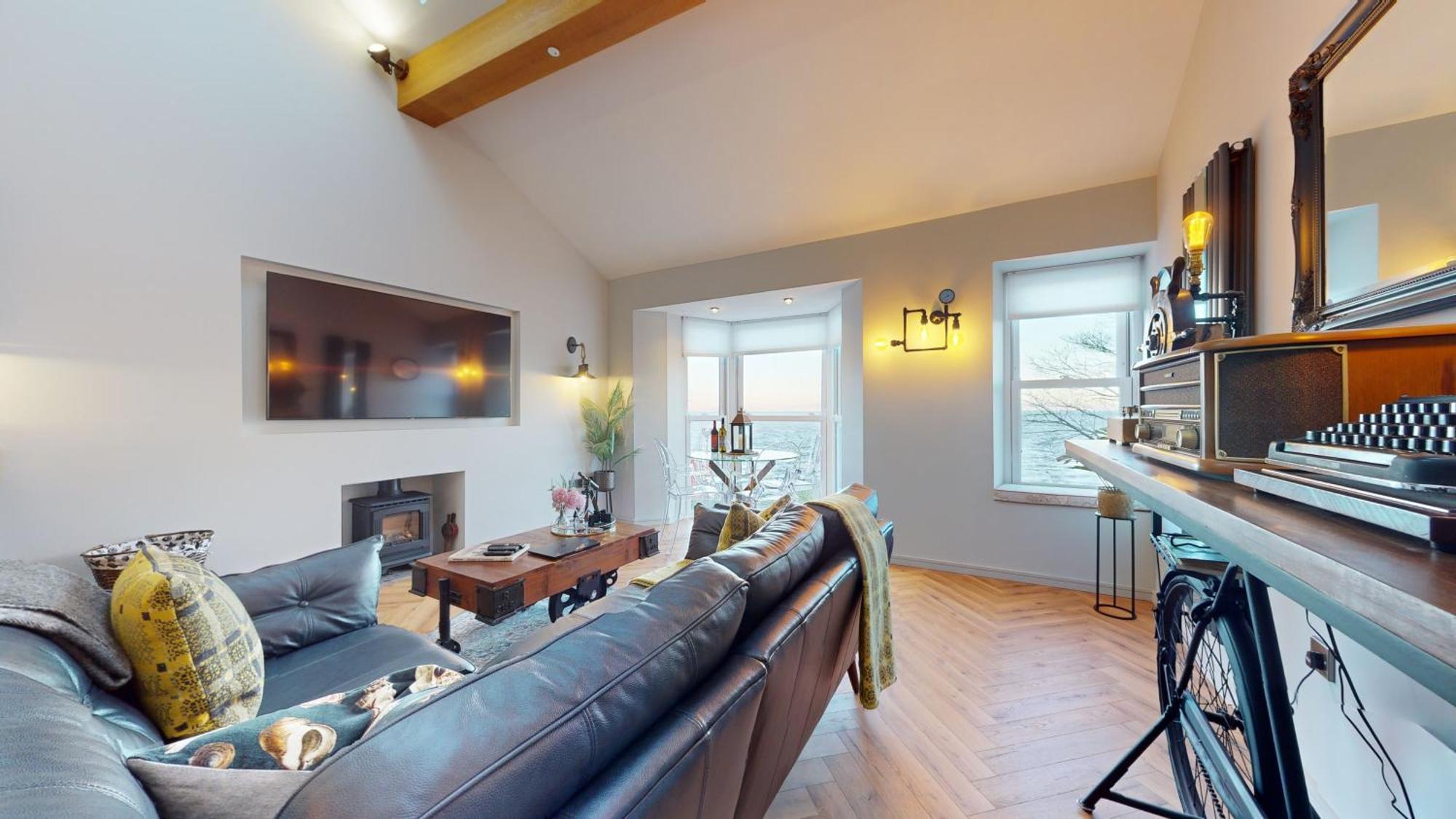 Mumbles & Stunning Ocean Views - Sleeps 4 Apartment Swansea