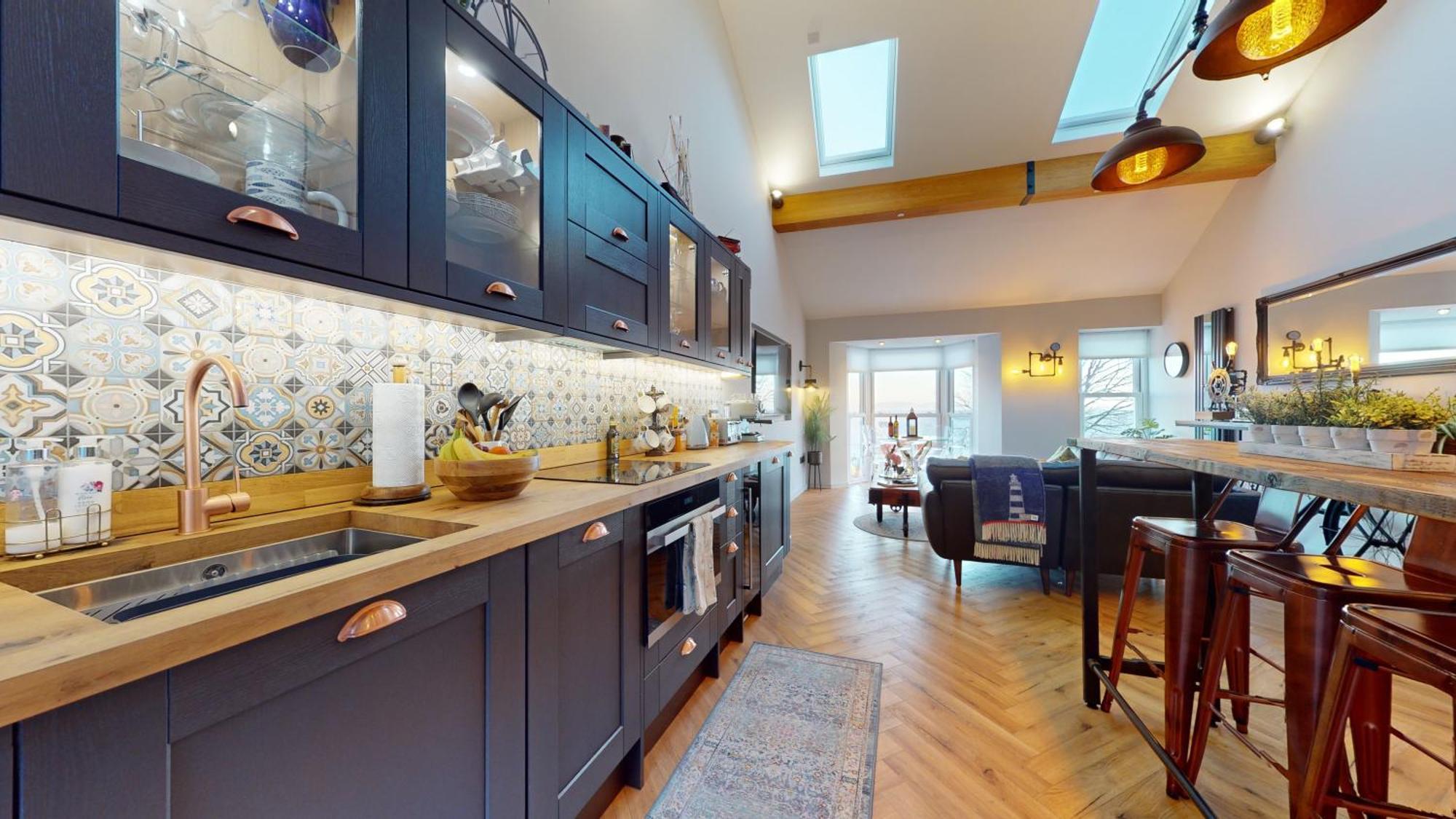 Mumbles & Stunning Ocean Views - Sleeps 4 Swansea