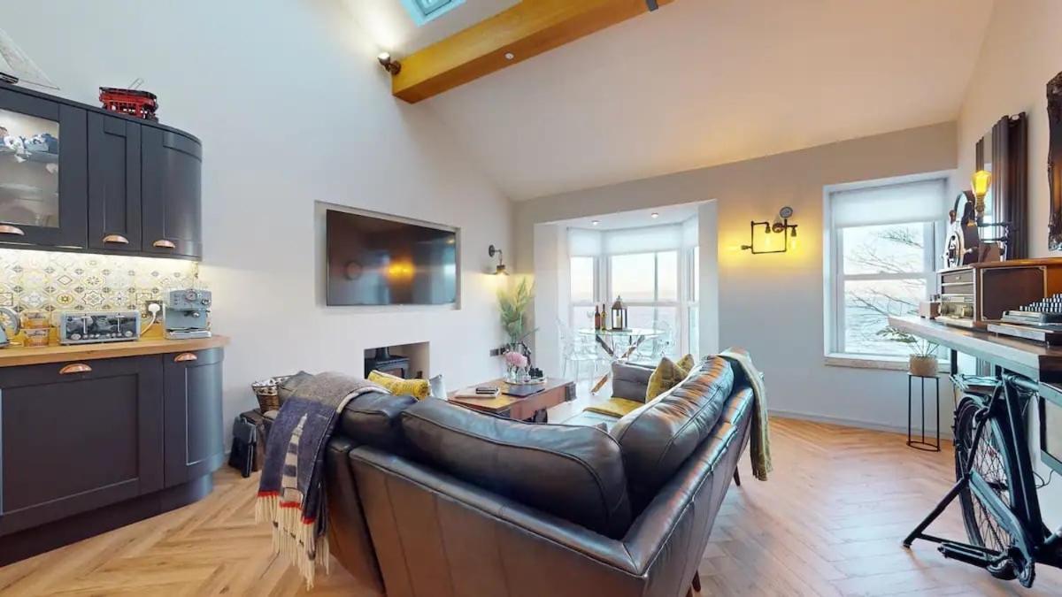 Apartment Mumbles & Stunning Ocean Views - Sleeps 4 Swansea