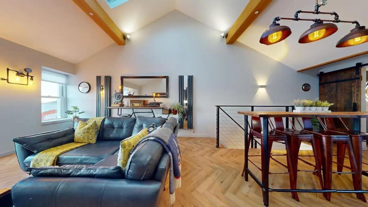 Mumbles & Stunning Ocean Views - Sleeps 4 Apartment *