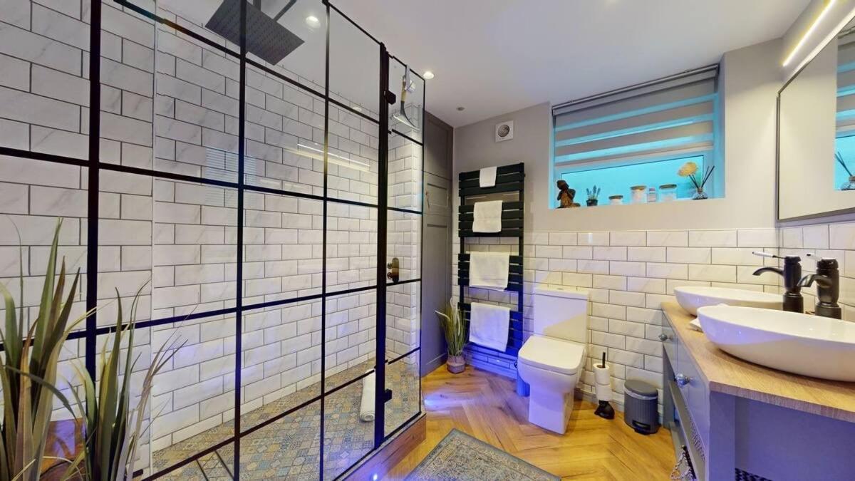 Mumbles & Stunning Ocean Views - Sleeps 4 * Swansea